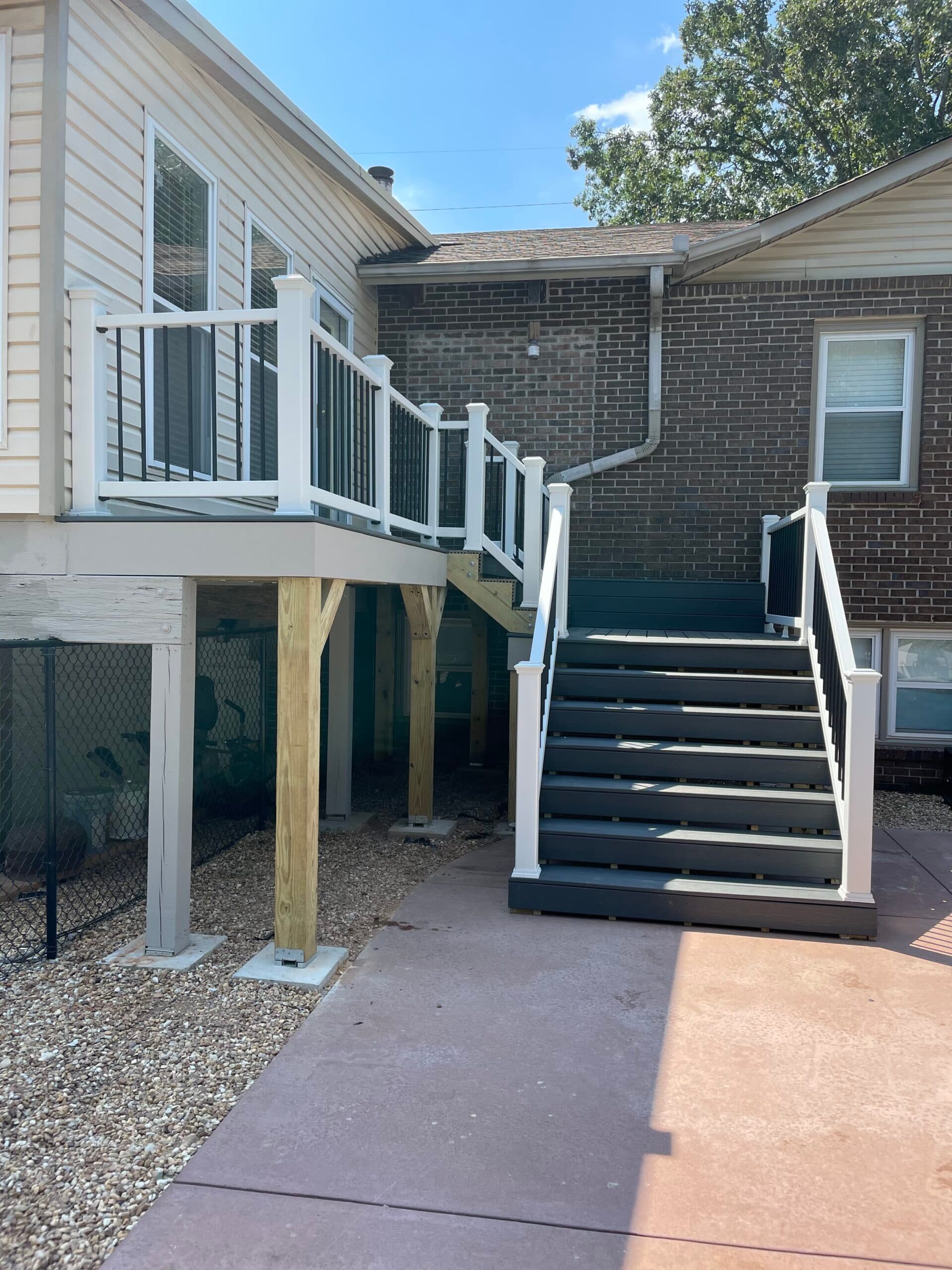 16x4 deck with 6x7 landing - Image 3