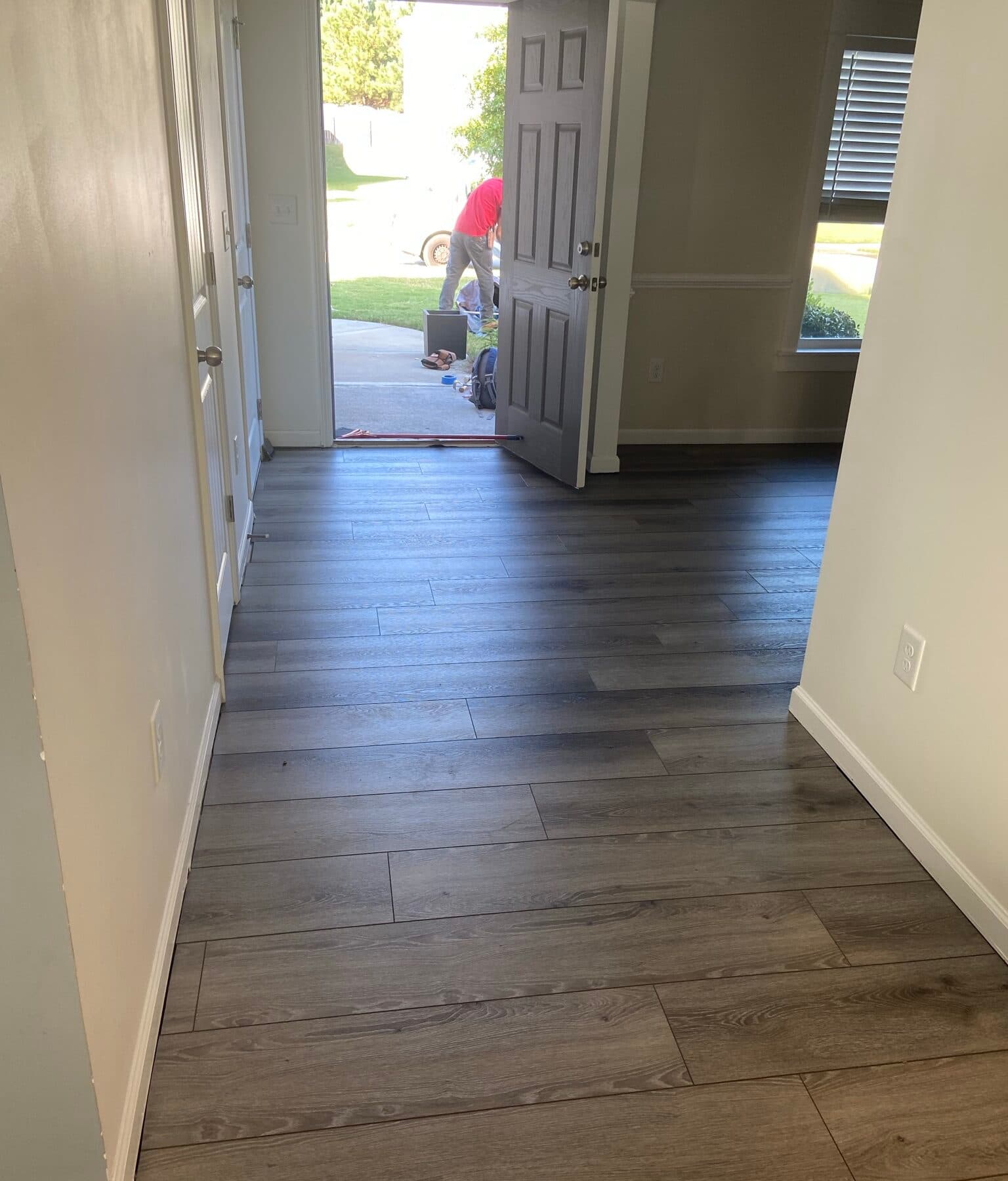 Vinyl plank flooring - Image 3