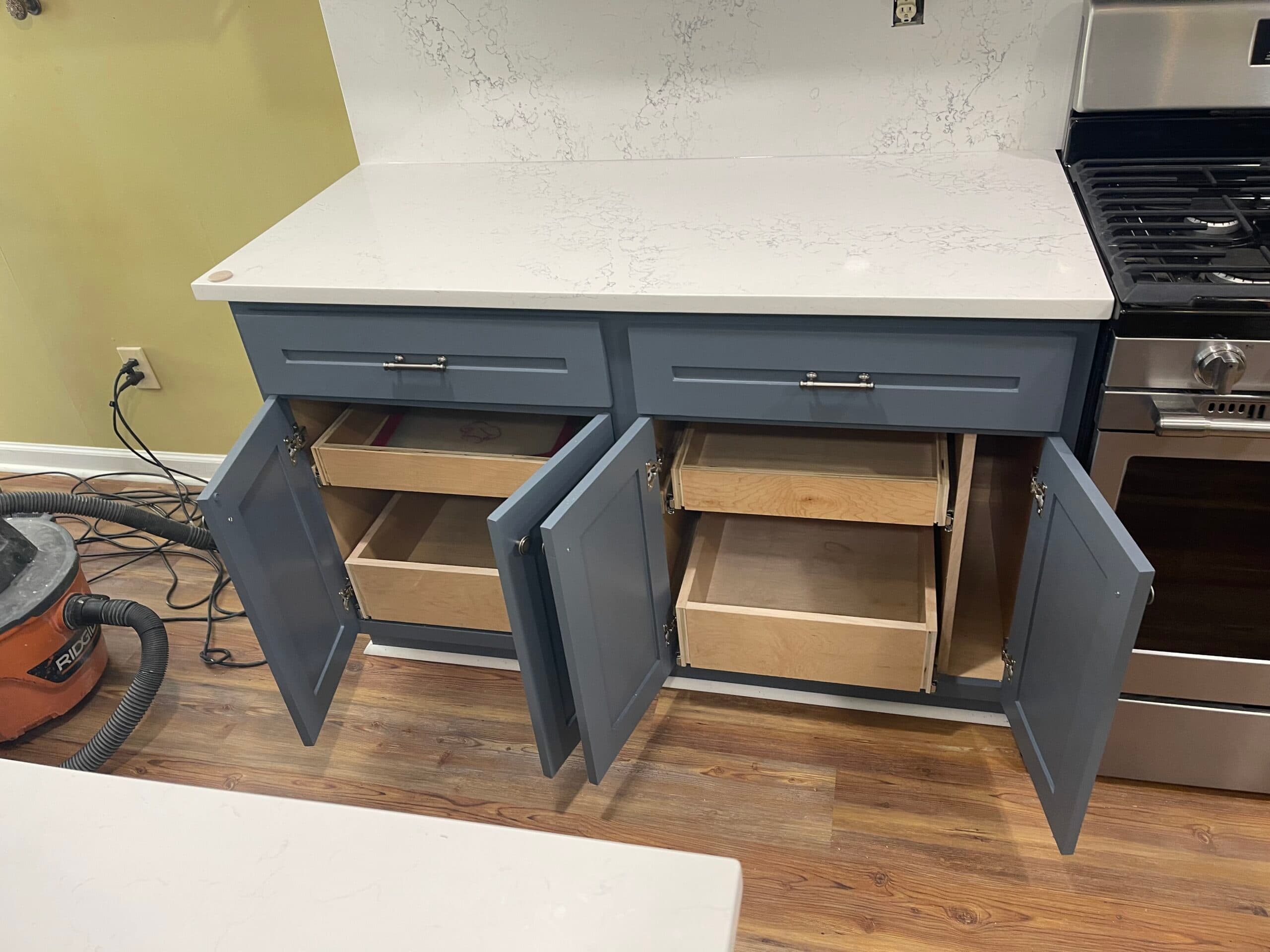 Custom kitchen cabinets - Image 6