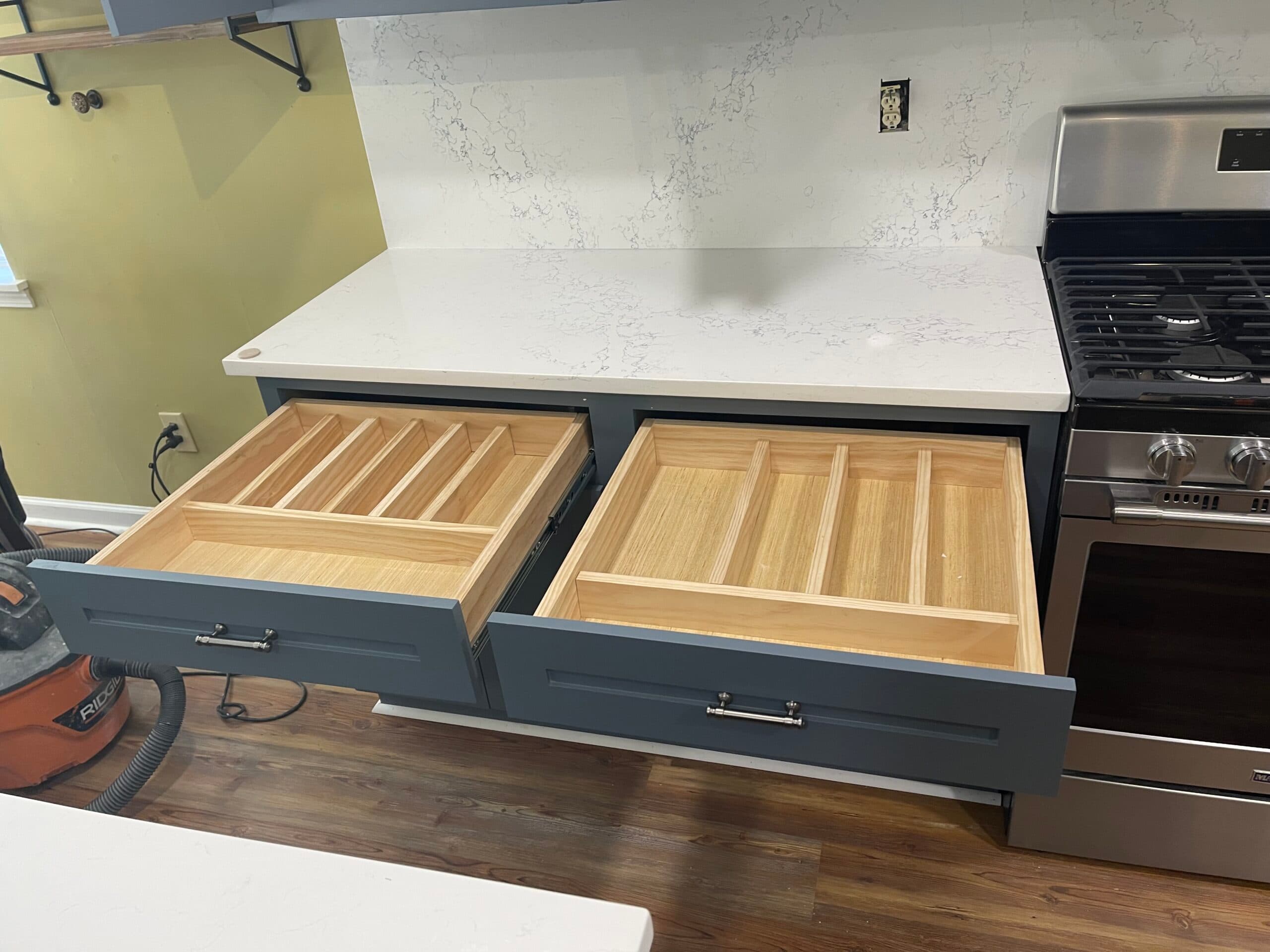 Custom kitchen cabinets - Image 5