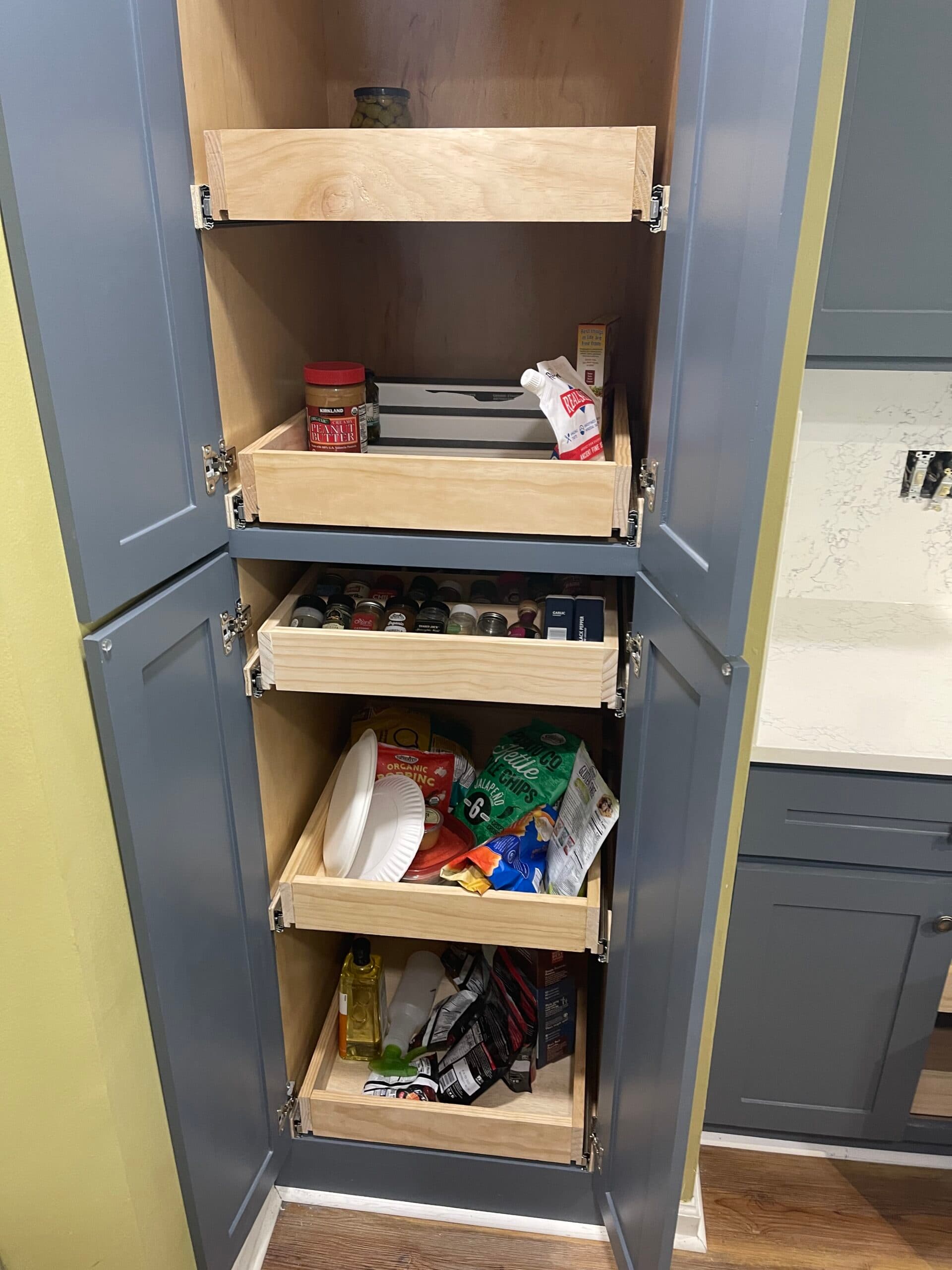 Custom kitchen cabinets - Image 11