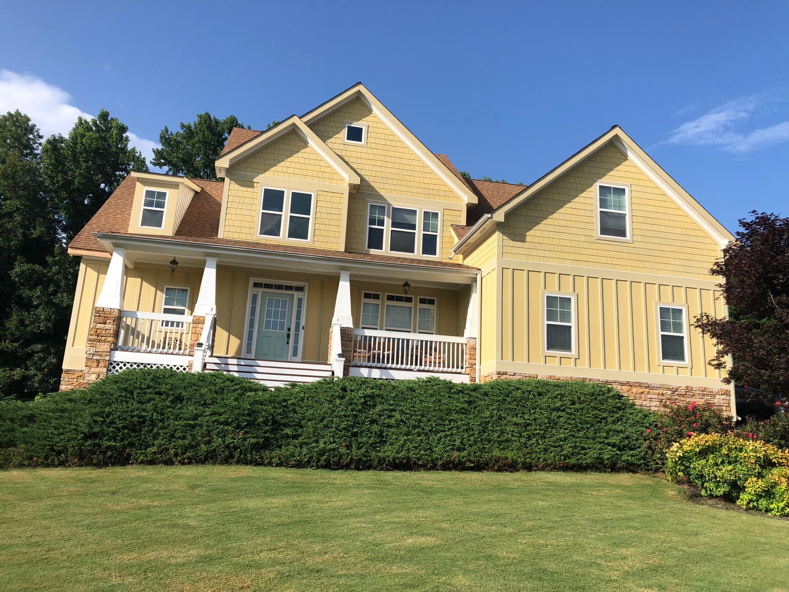 Siding and paint - Image 2