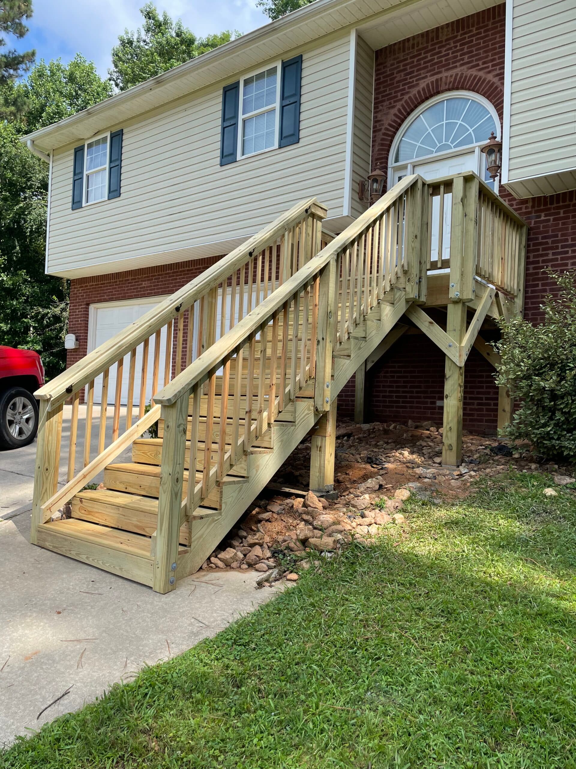 Front porch and back deck - Image 3