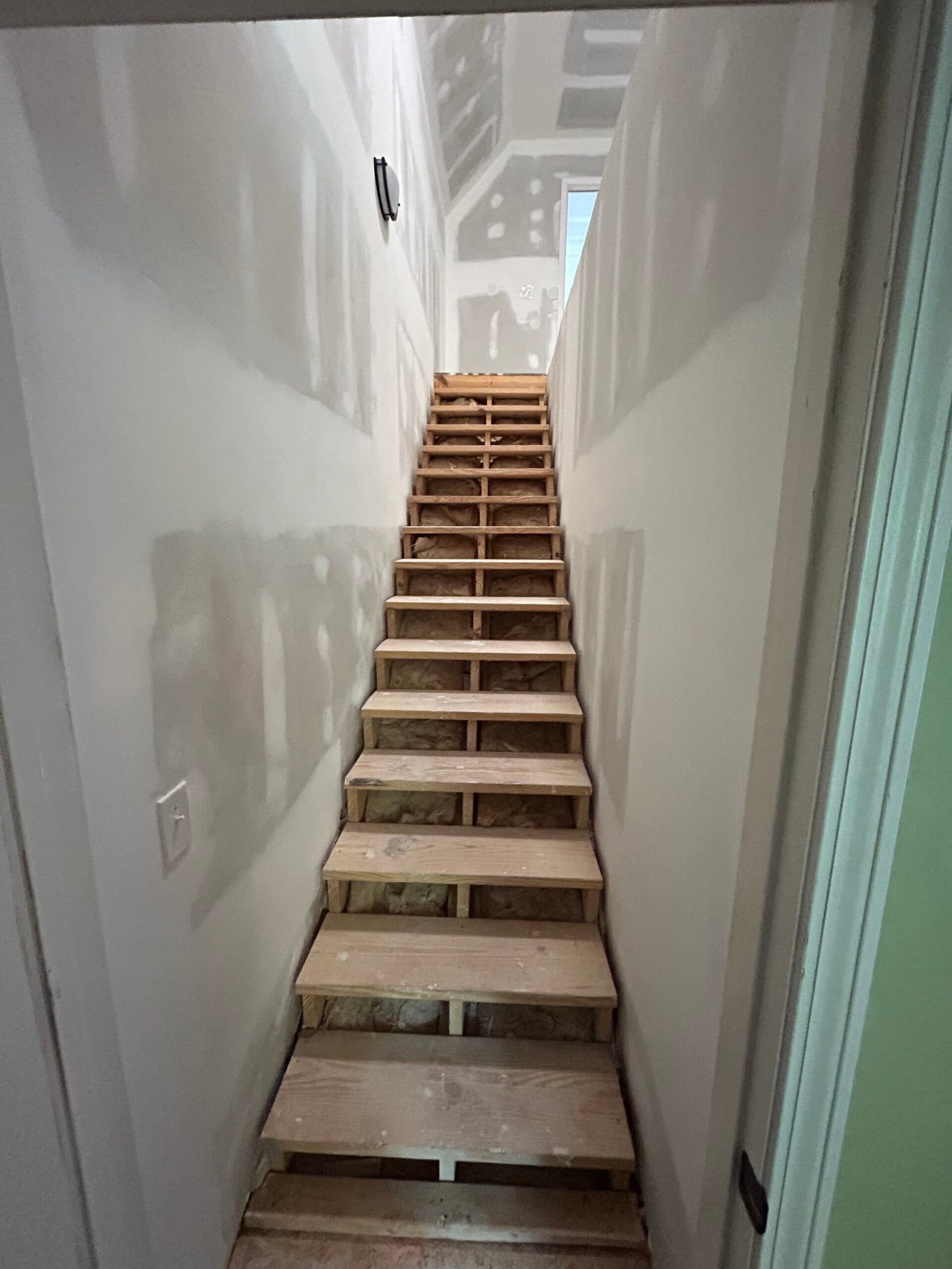 Drywall, insulation and doors - Image 15