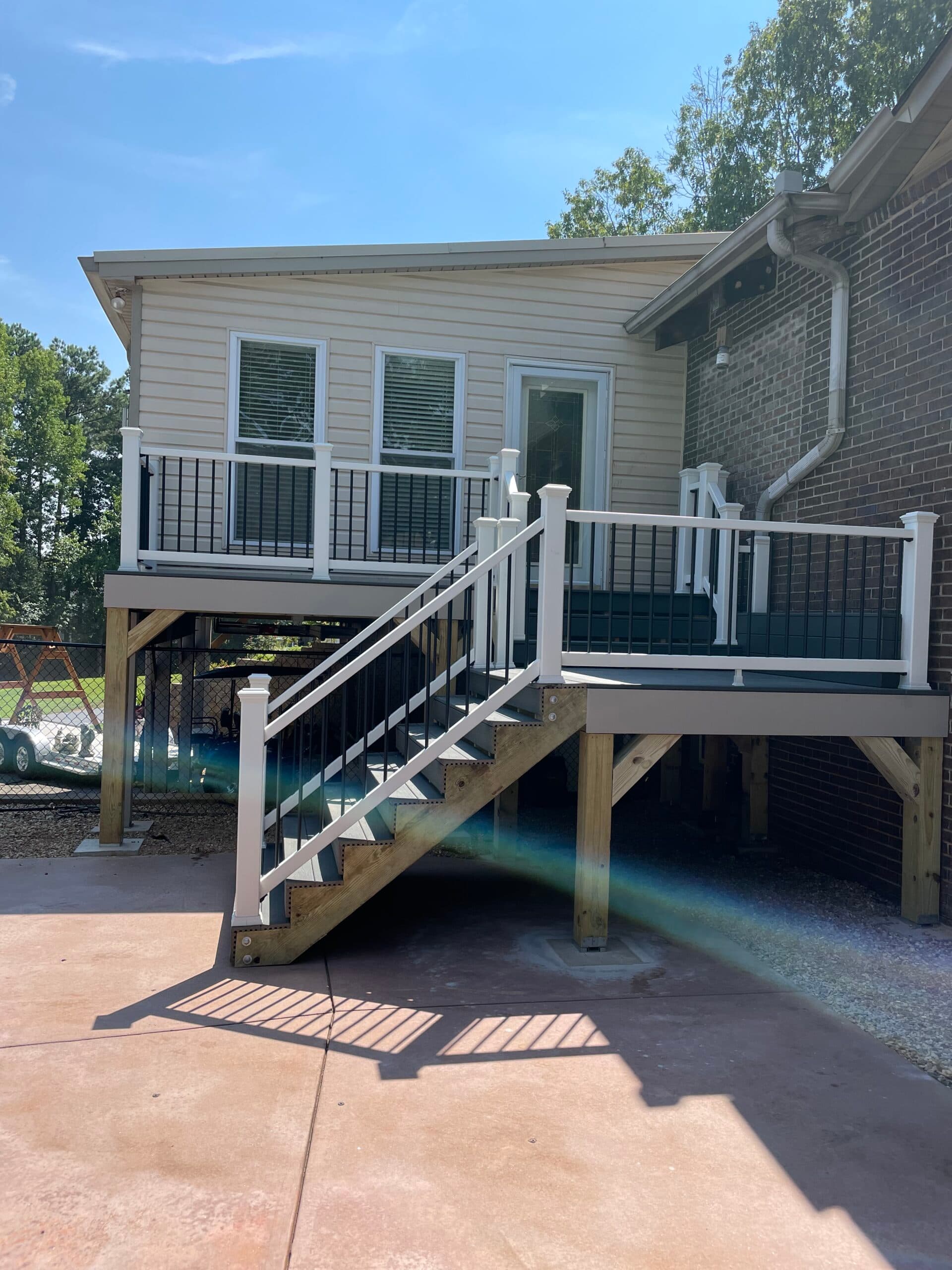 16x4 deck with 6x7 landing - Image 2