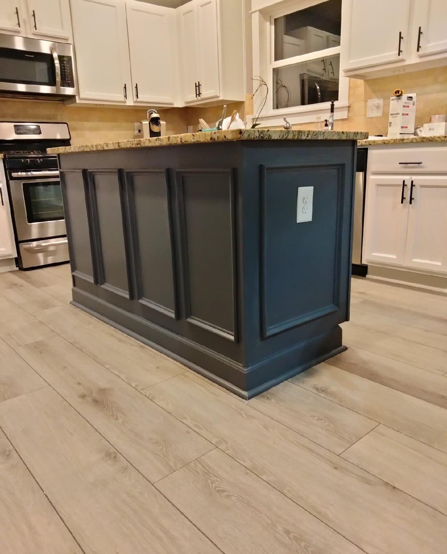 Vinyl plank flooring - Image 9