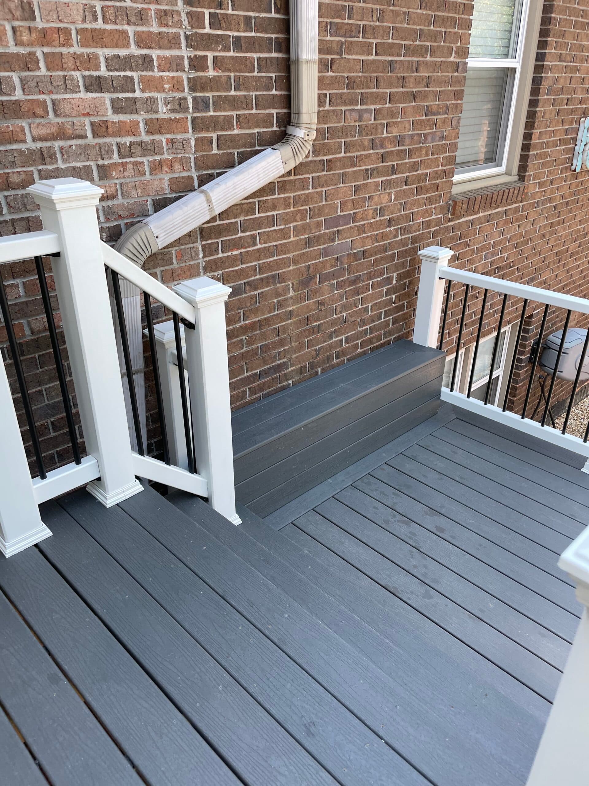 16x4 deck with 6x7 landing - Image 7