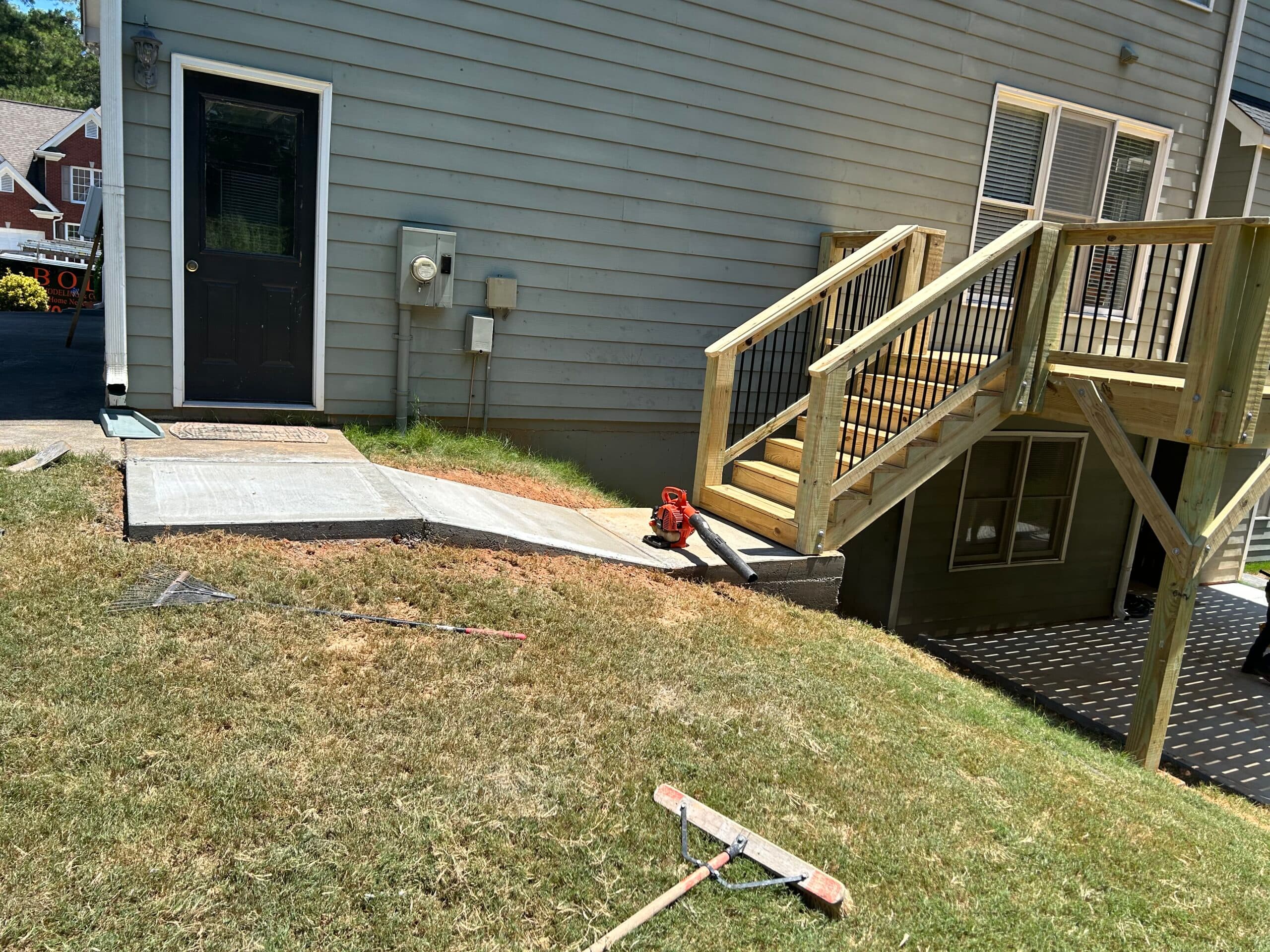 22x16 deck and concrete pad - Image 4