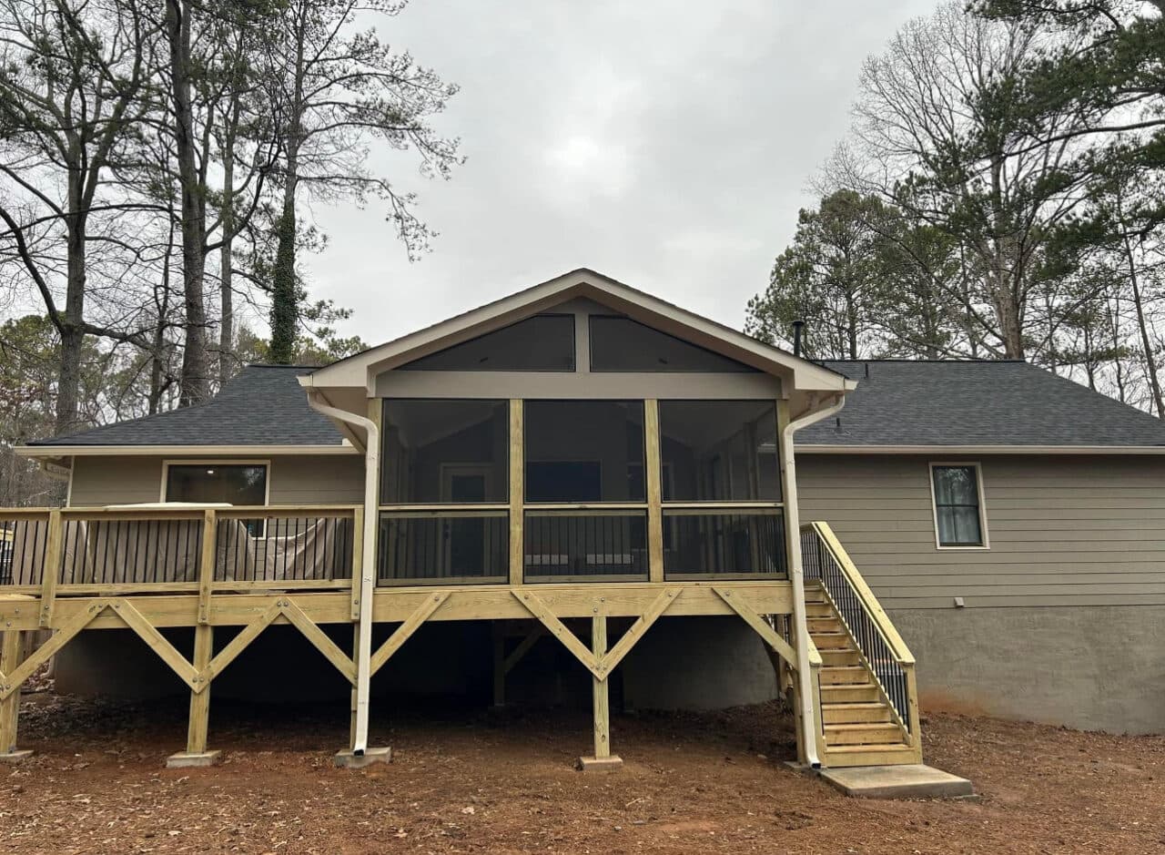 Deck and screen porch - Image 2