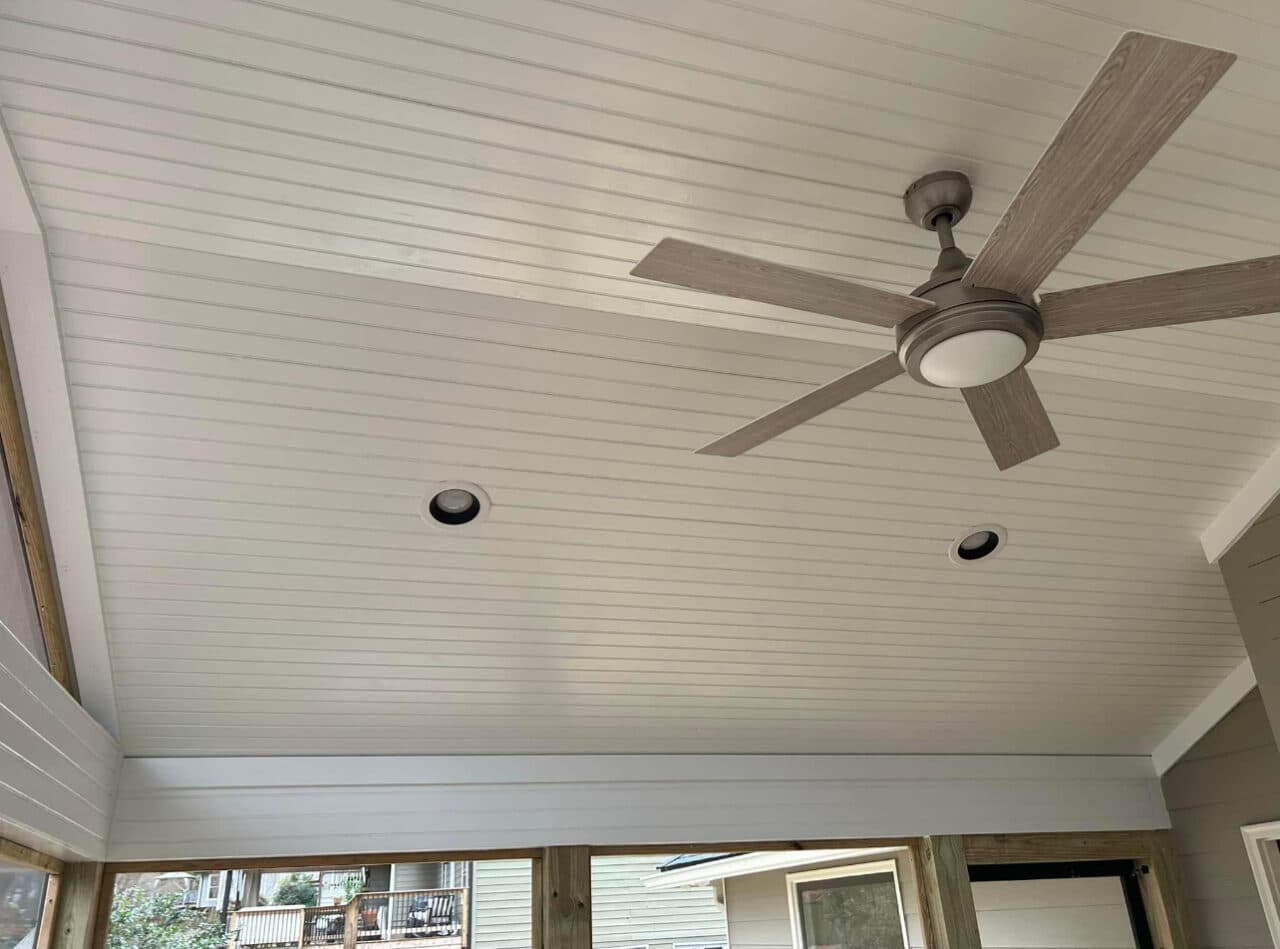 Deck and screen porch - Image 6