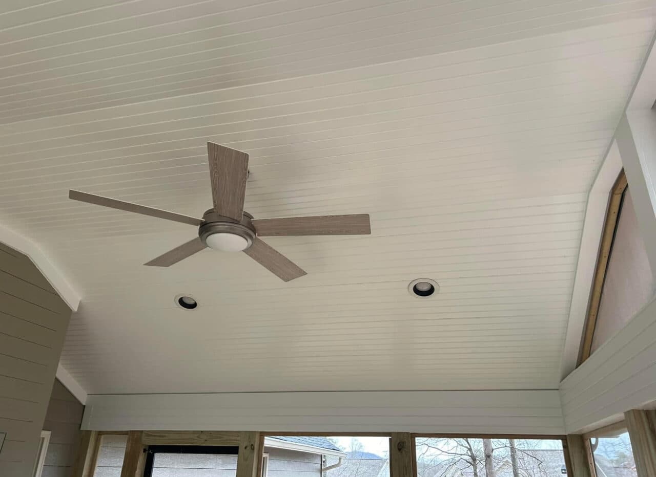 Deck and screen porch - Image 7