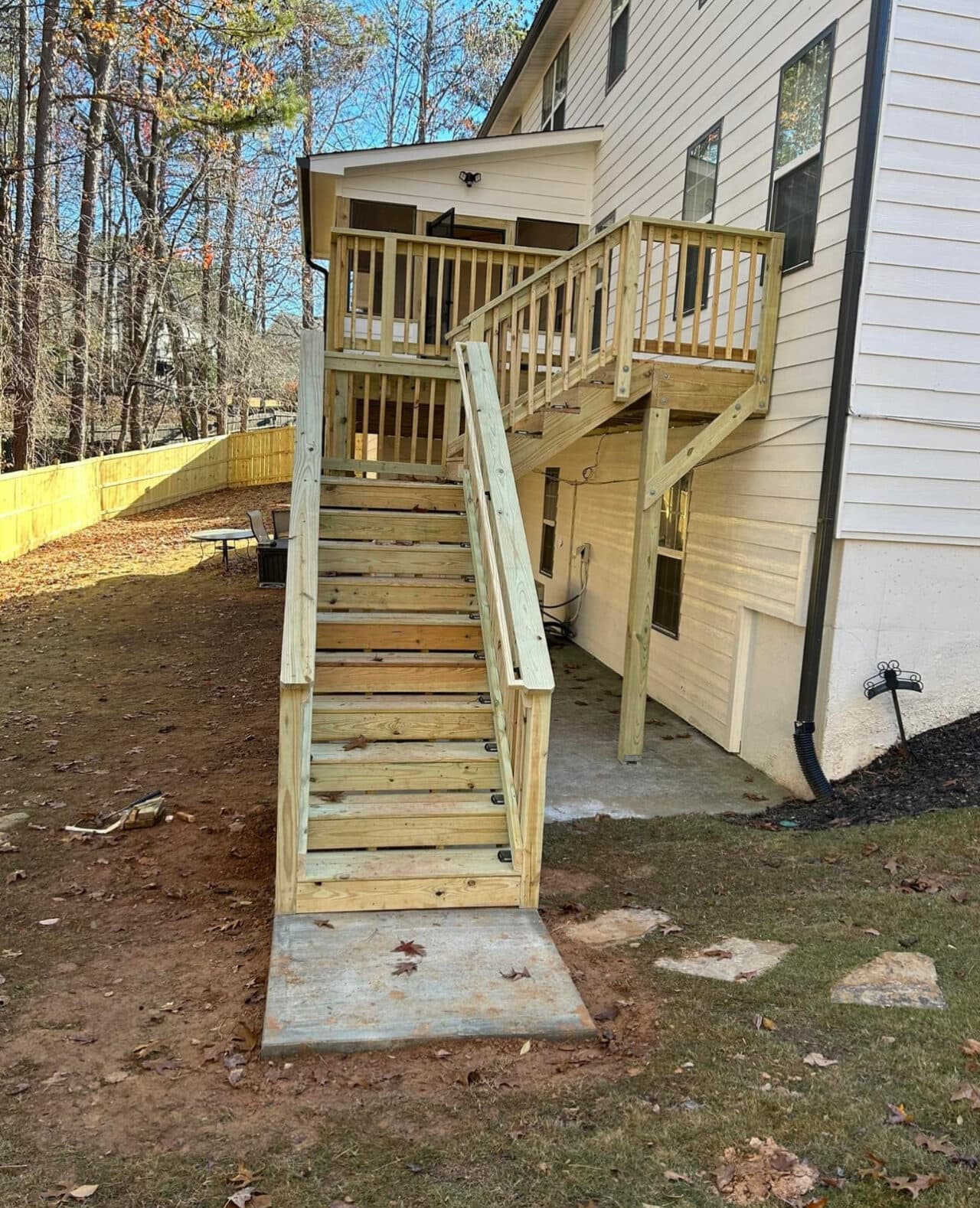 Deck and screen porch - Image 4