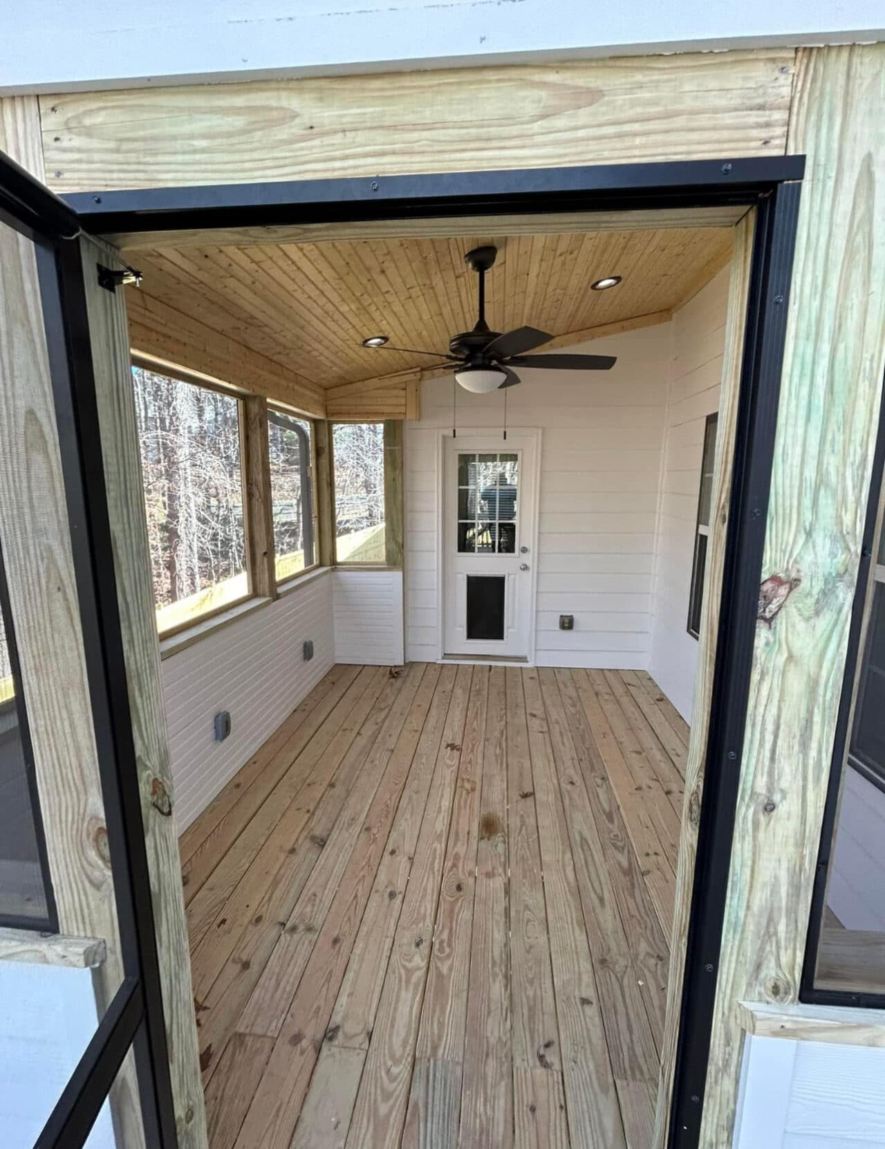 Deck and screen porch - Image 6