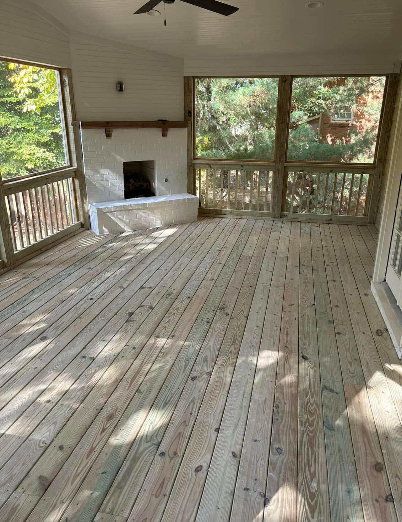Deck, screen porch and fireplace - Image 7