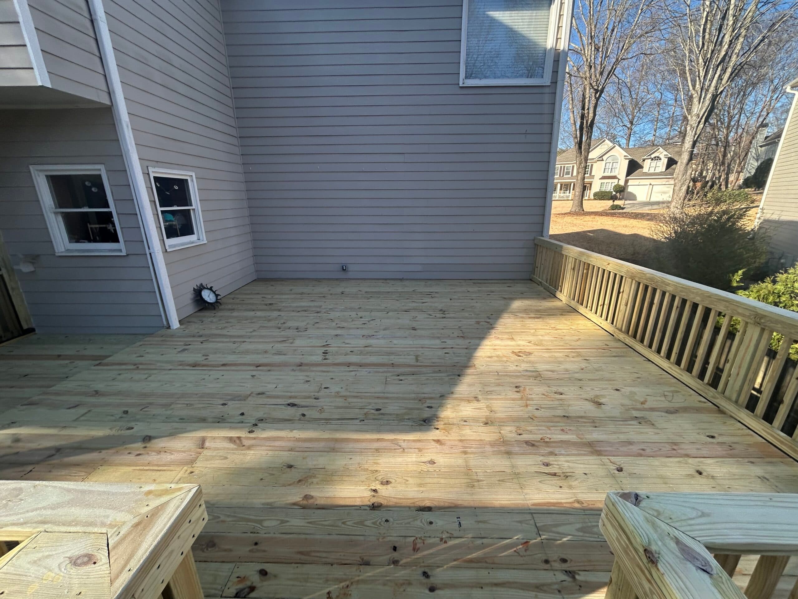 21x11 and 20x20 decks. 15x11 screen porch. - Image 6