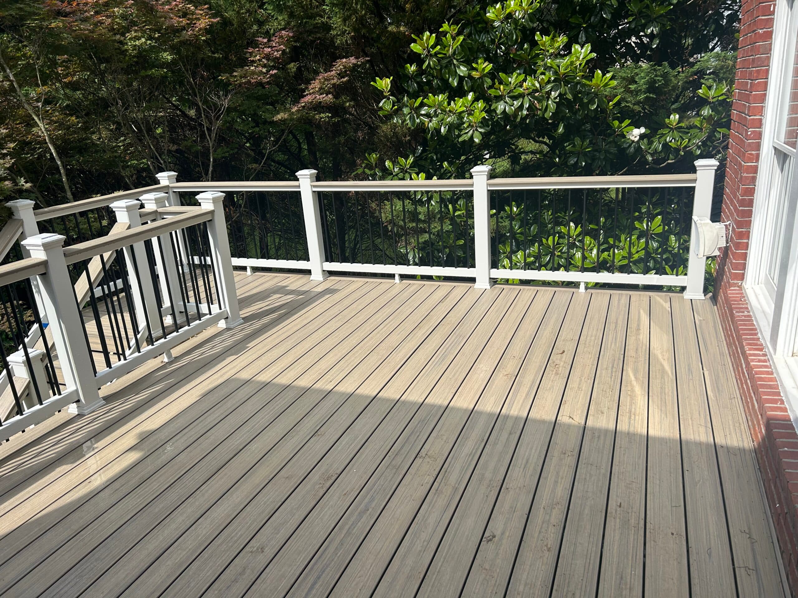 18x12 trex deck and trex rails - Image 7