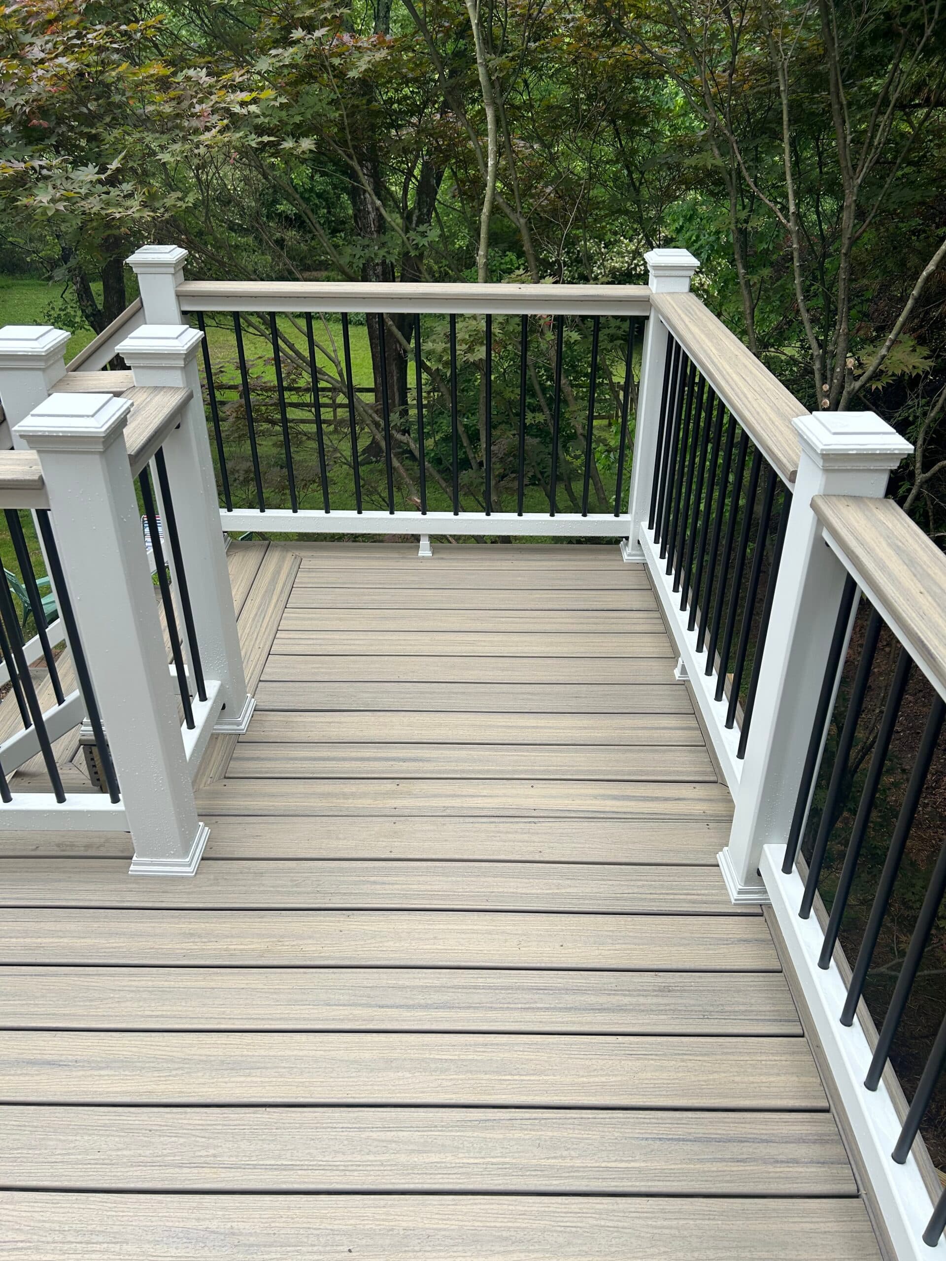 18x12 trex deck and trex rails - Image 6