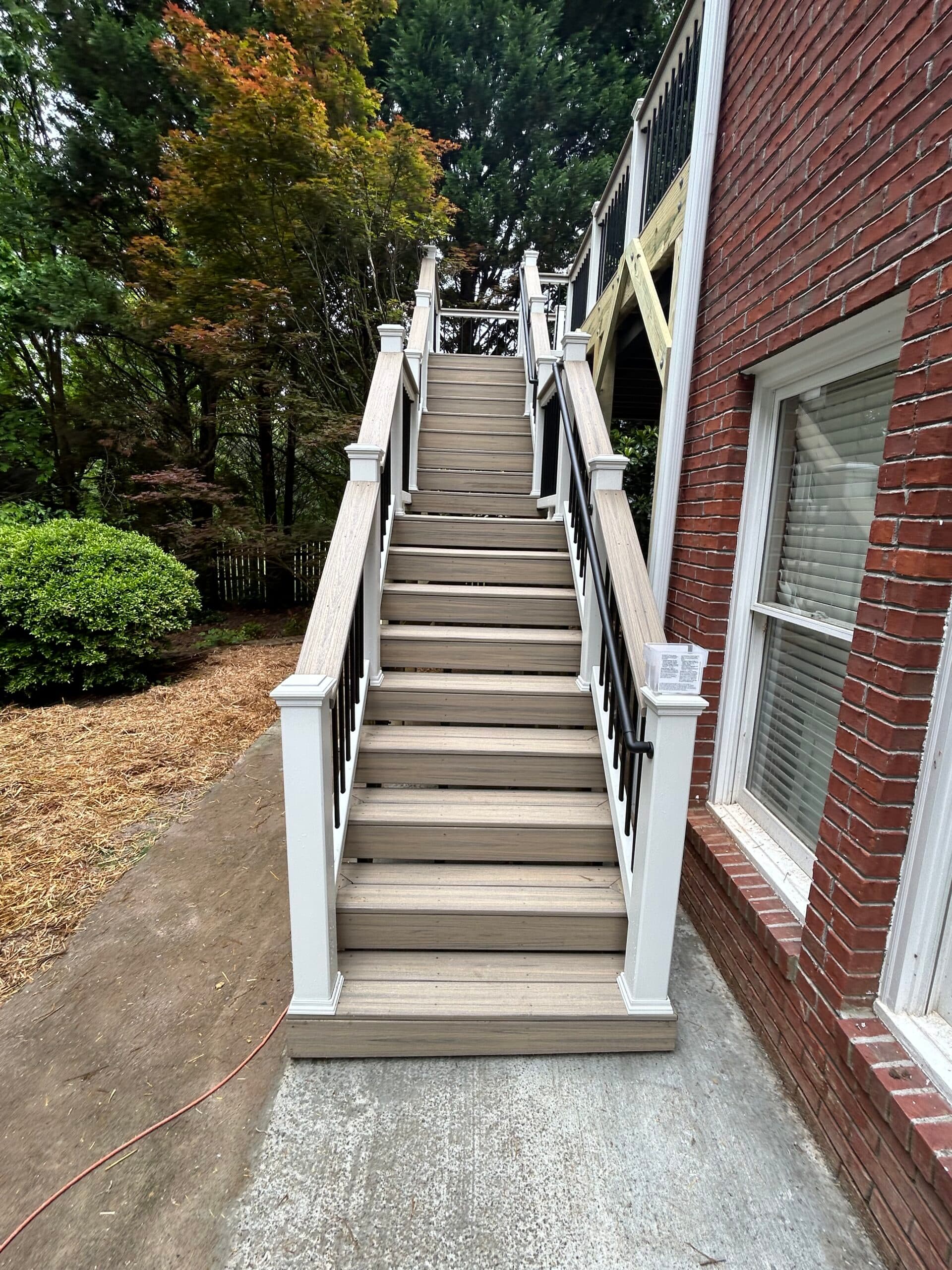 18x12 trex deck and trex rails - Image 3