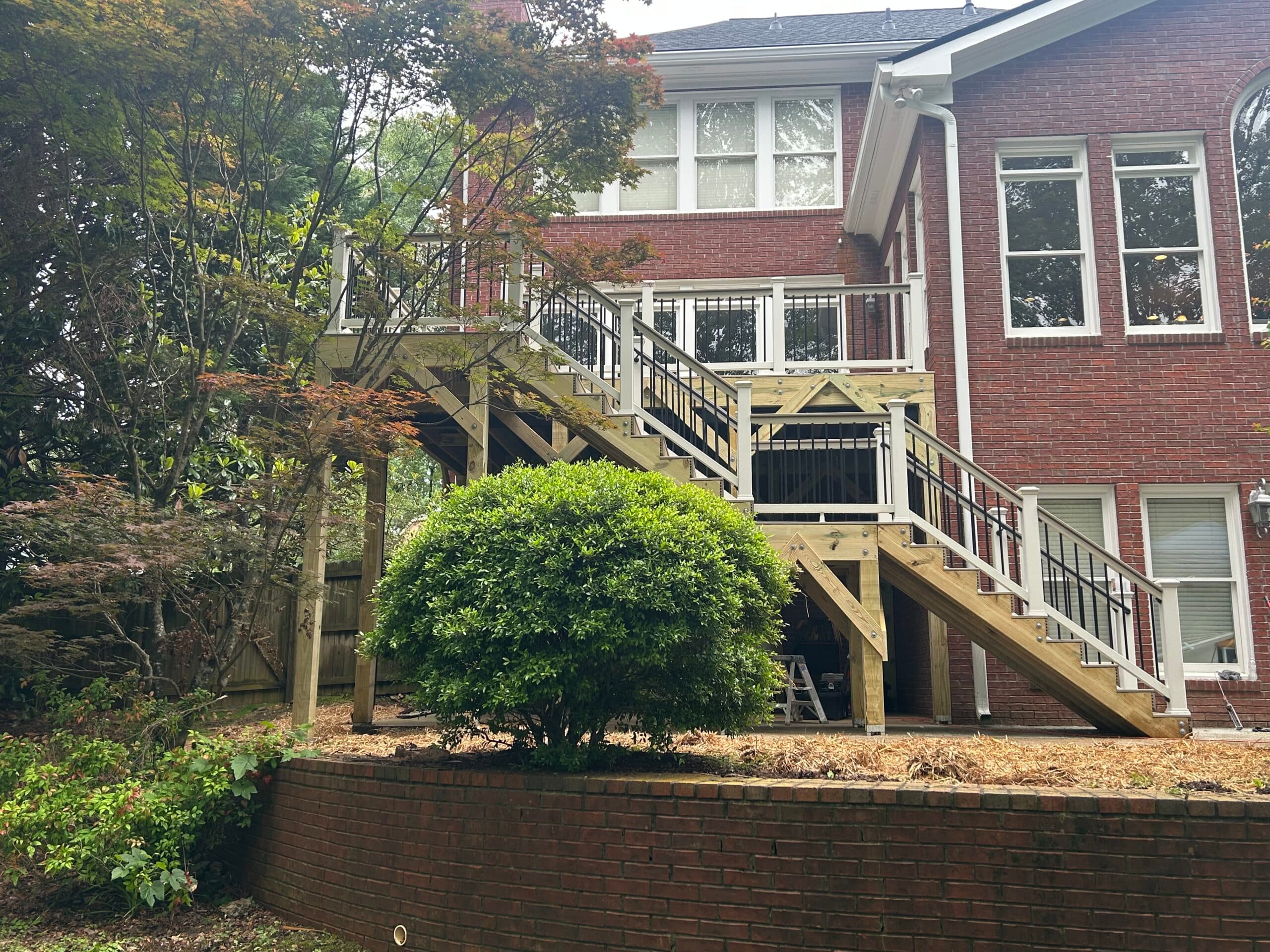 18x12 trex deck and trex rails - Image 2