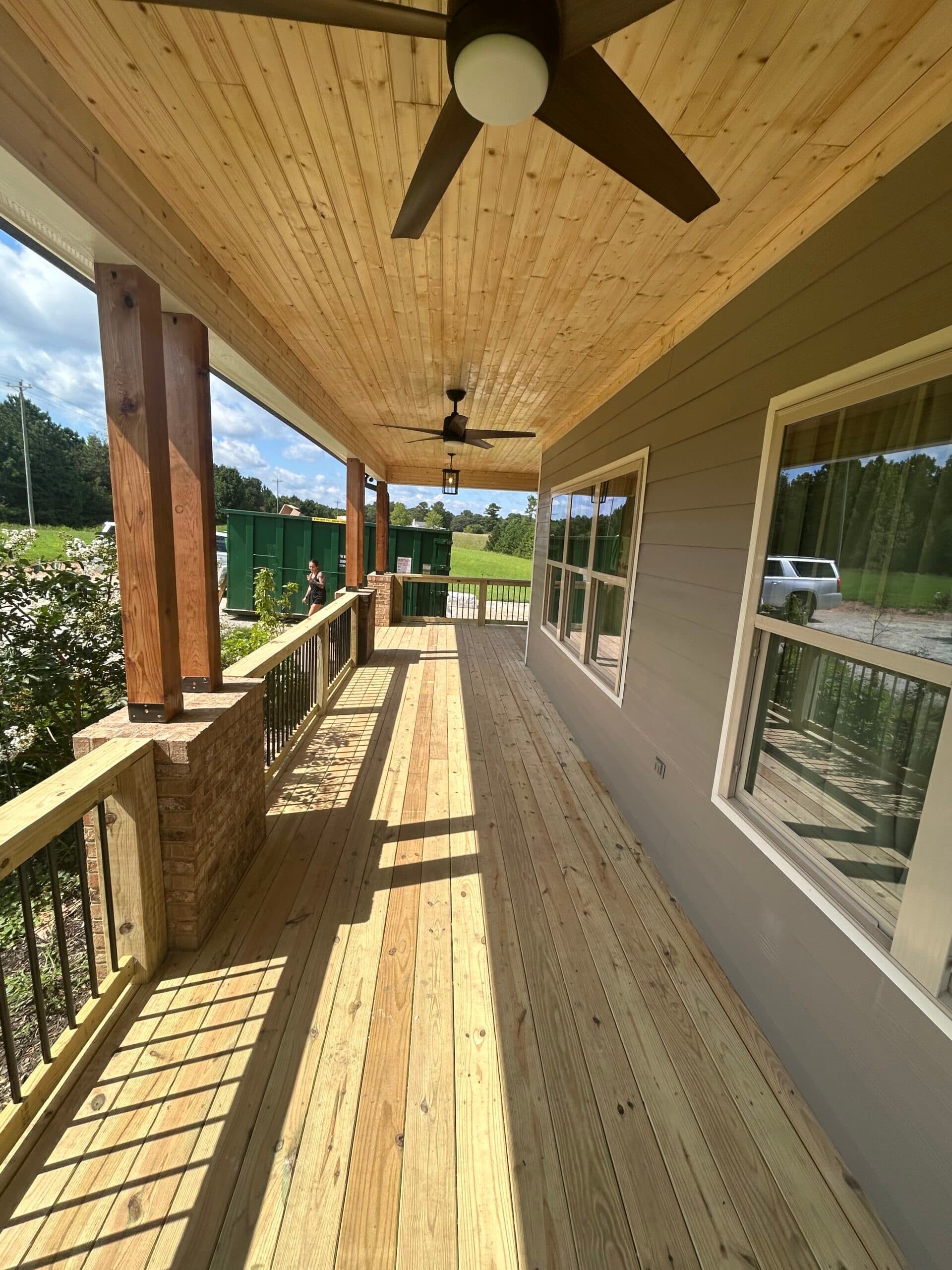 Front porch - Image 7