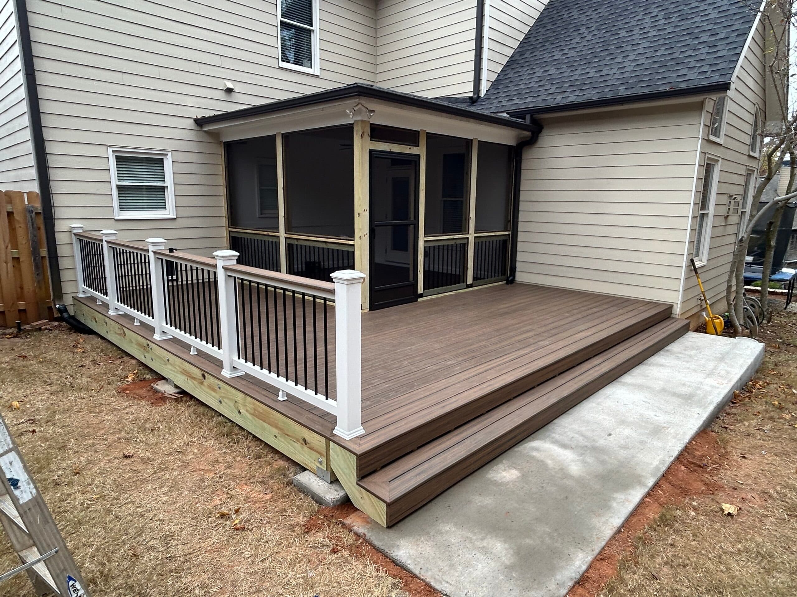 Deck and screen porch - Image 3