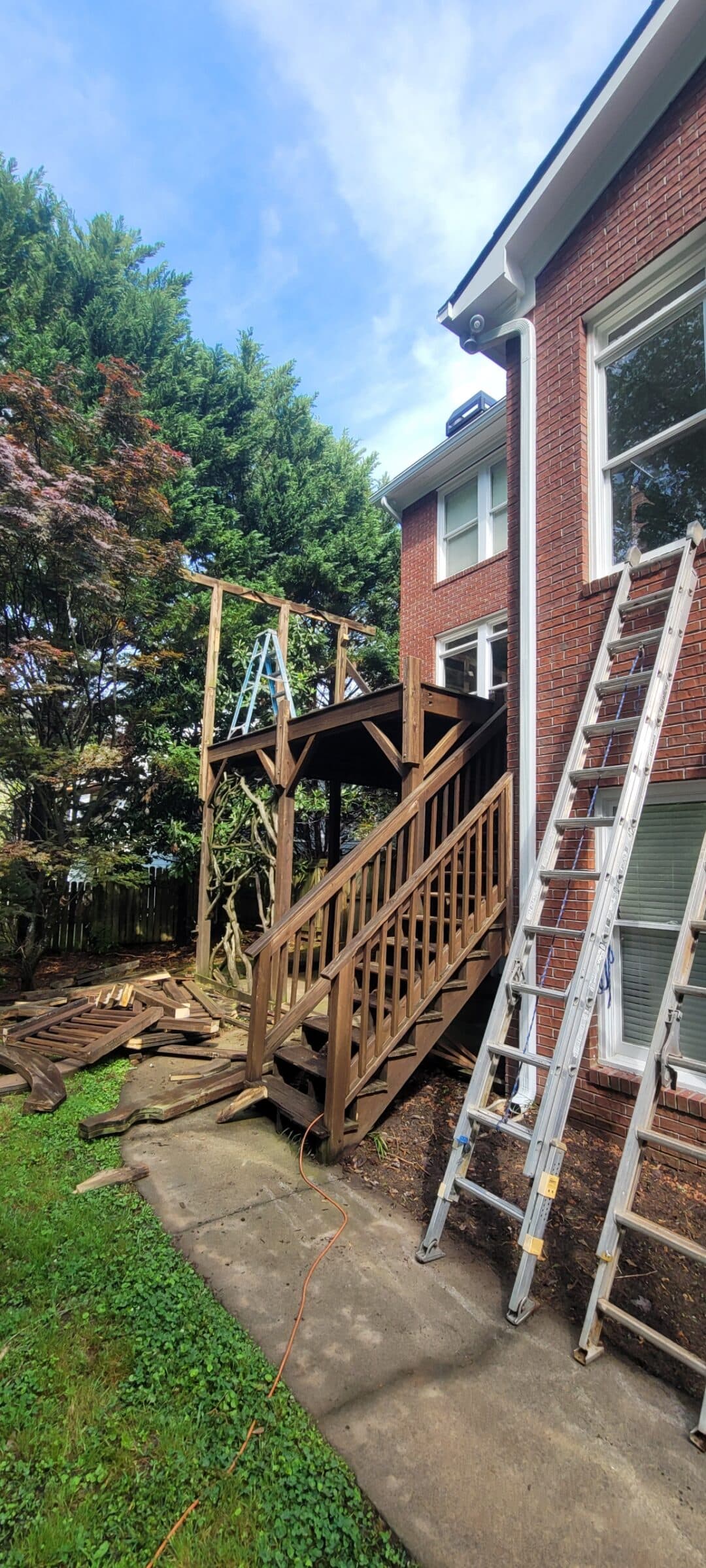 18x12 trex deck and trex rails - Image 11